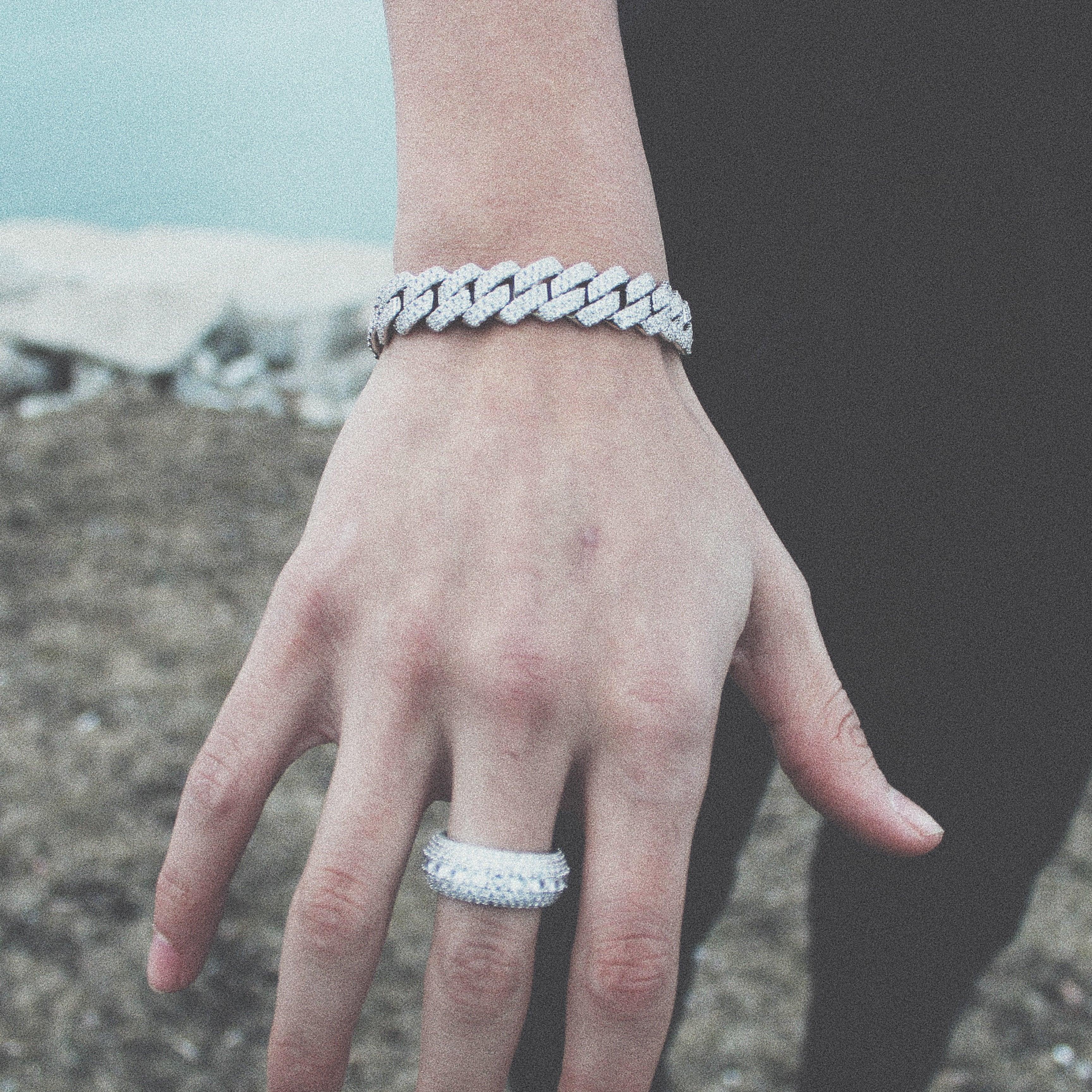 Diamond Prong Link Bracelet (13mm) - Palm Jewellers